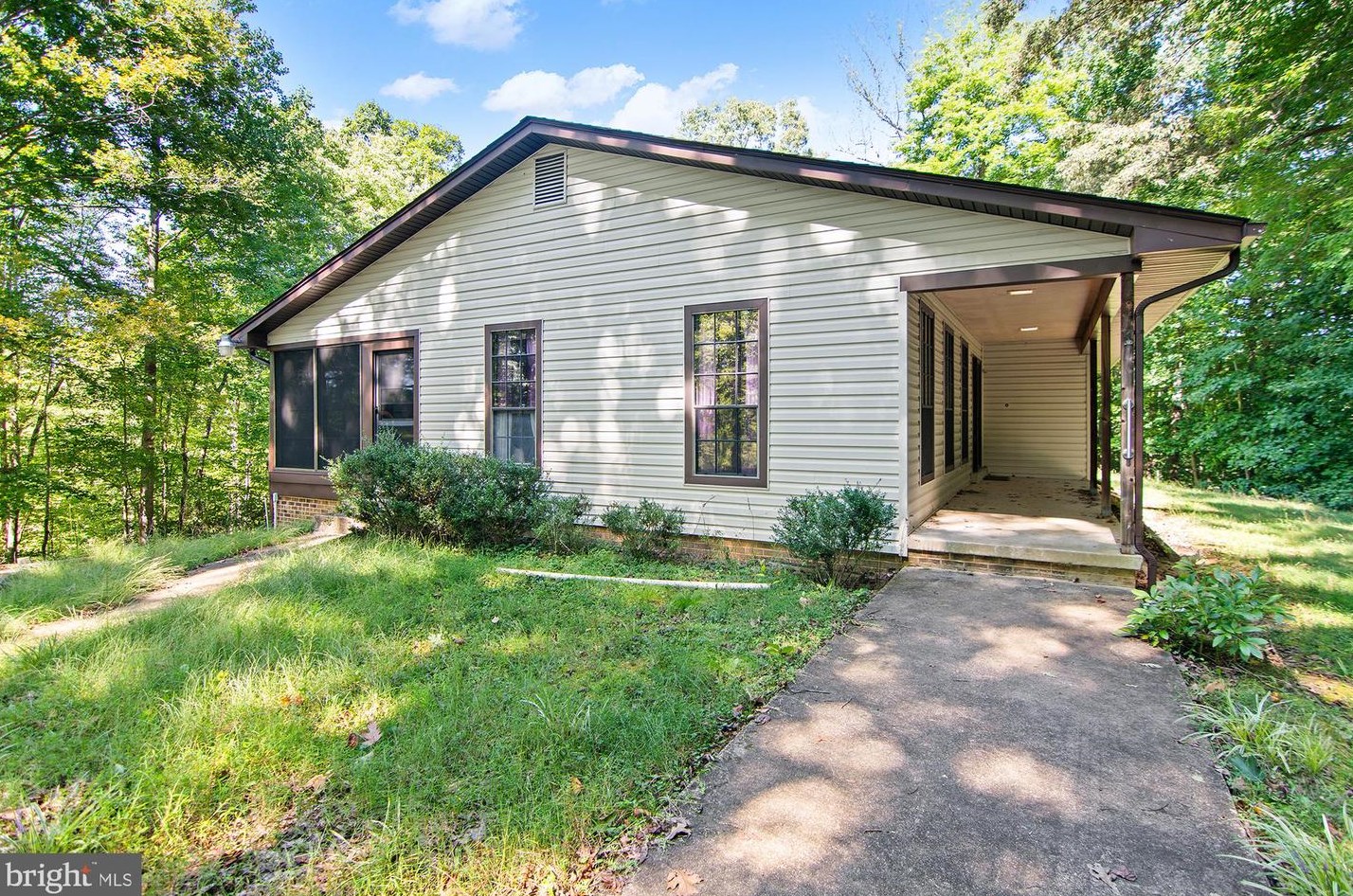 18701 Croom Rd, Brandywine, MD 20613-8247