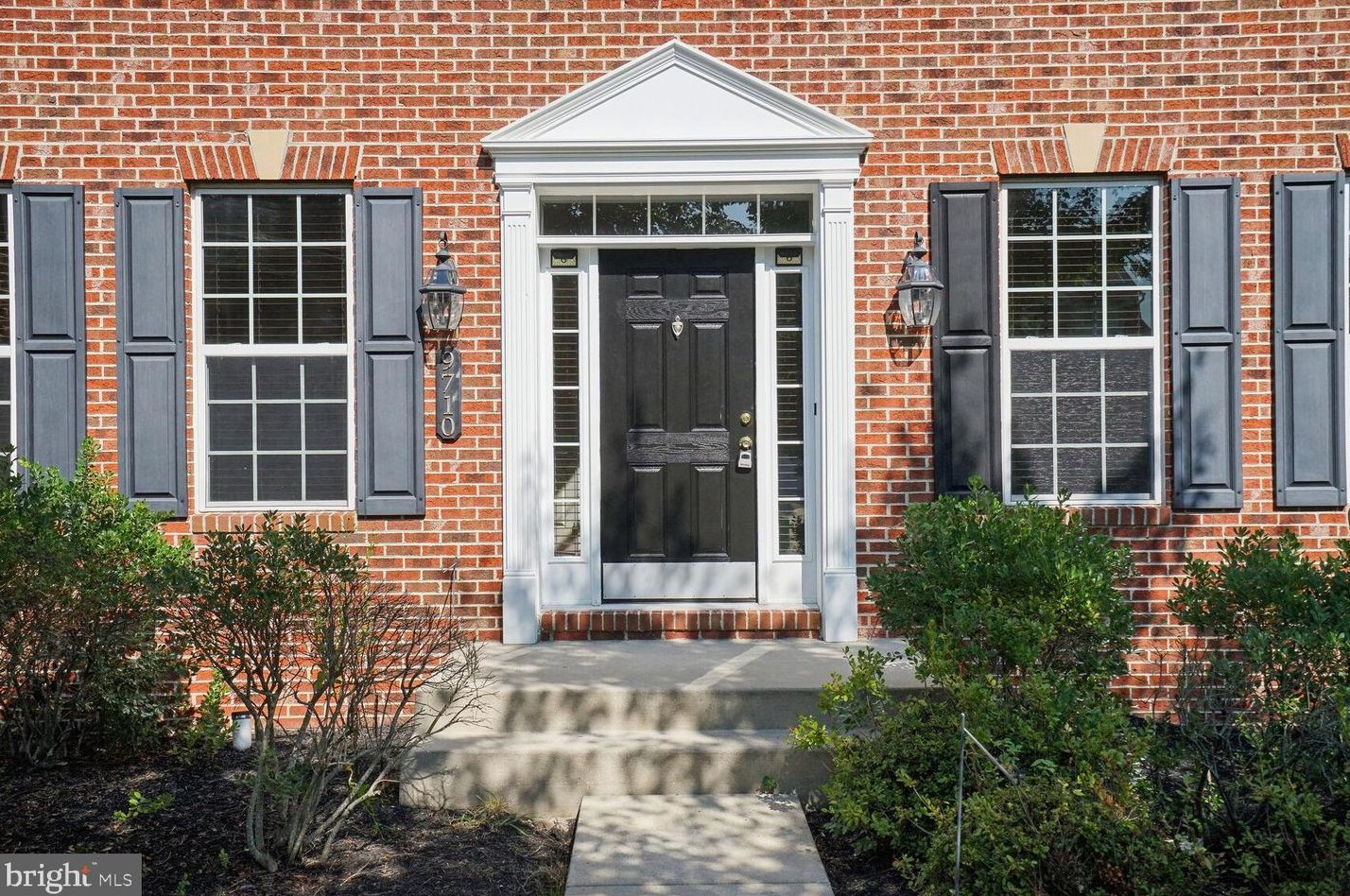 9710 Risen Star Dr, Upper Marlboro, MD 20772
