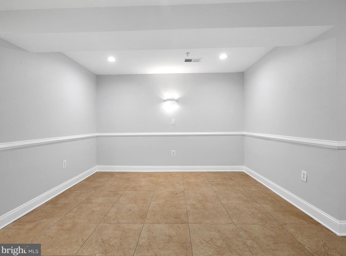 7505 Castle Rock Dr, Clinton MD 20735-1870 exterior