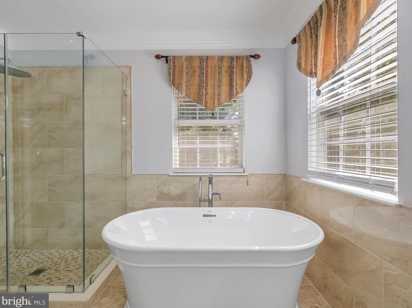 7505 Castle Rock Dr, Clinton MD 20735-1870 exterior