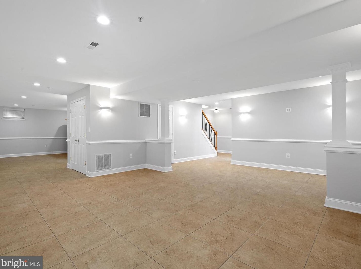 7505 Castle Rock Dr, Clinton MD 20735-1870 exterior