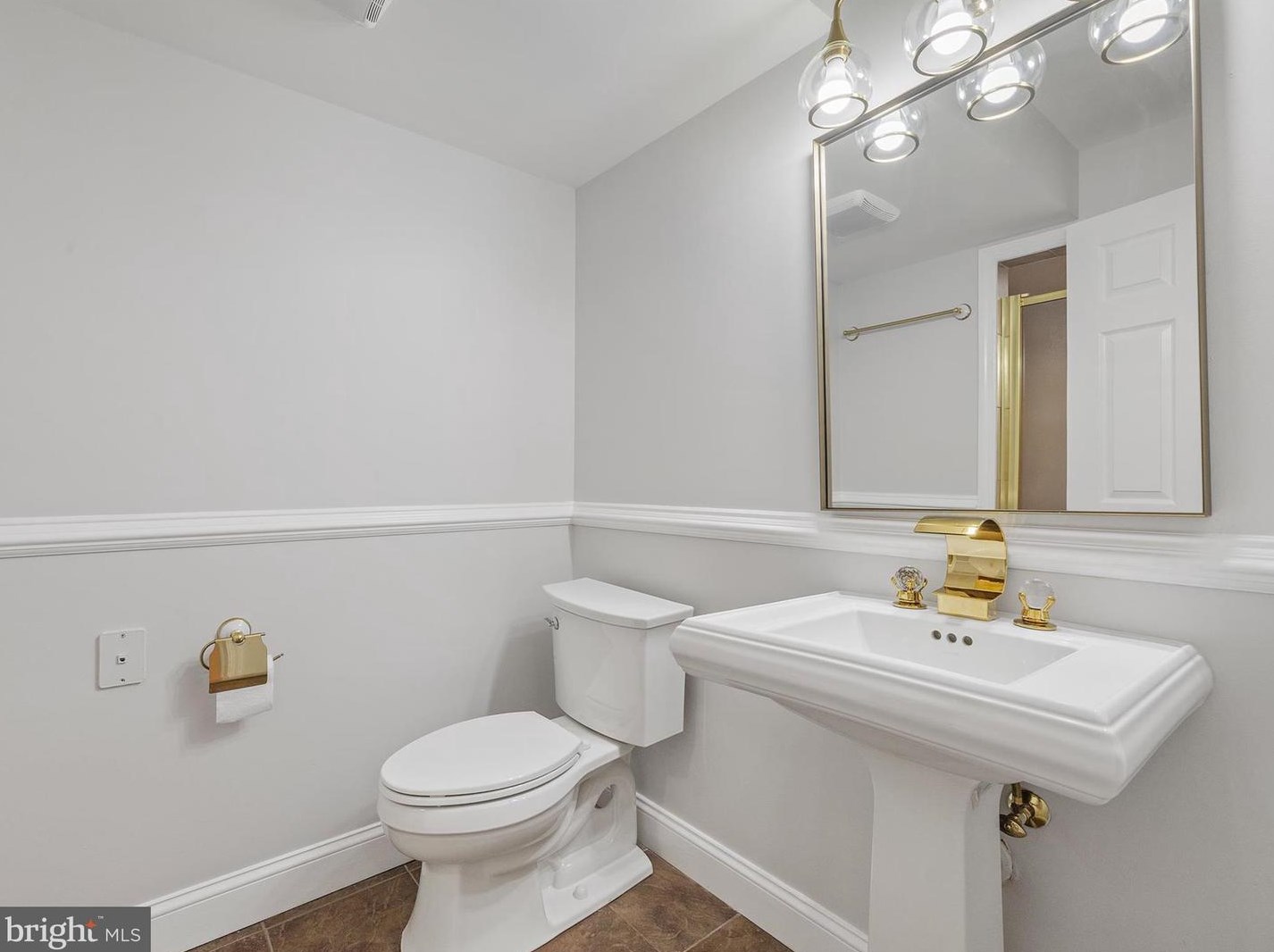 7505 Castle Rock Dr, Clinton MD 20735-1870 exterior