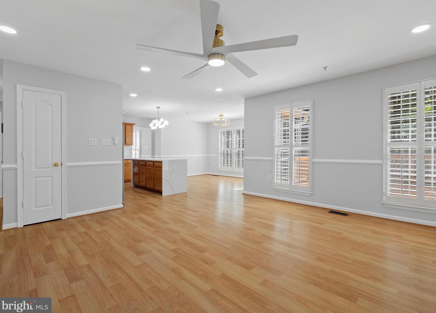 7505 Castle Rock Dr, Clinton MD 20735-1870 exterior