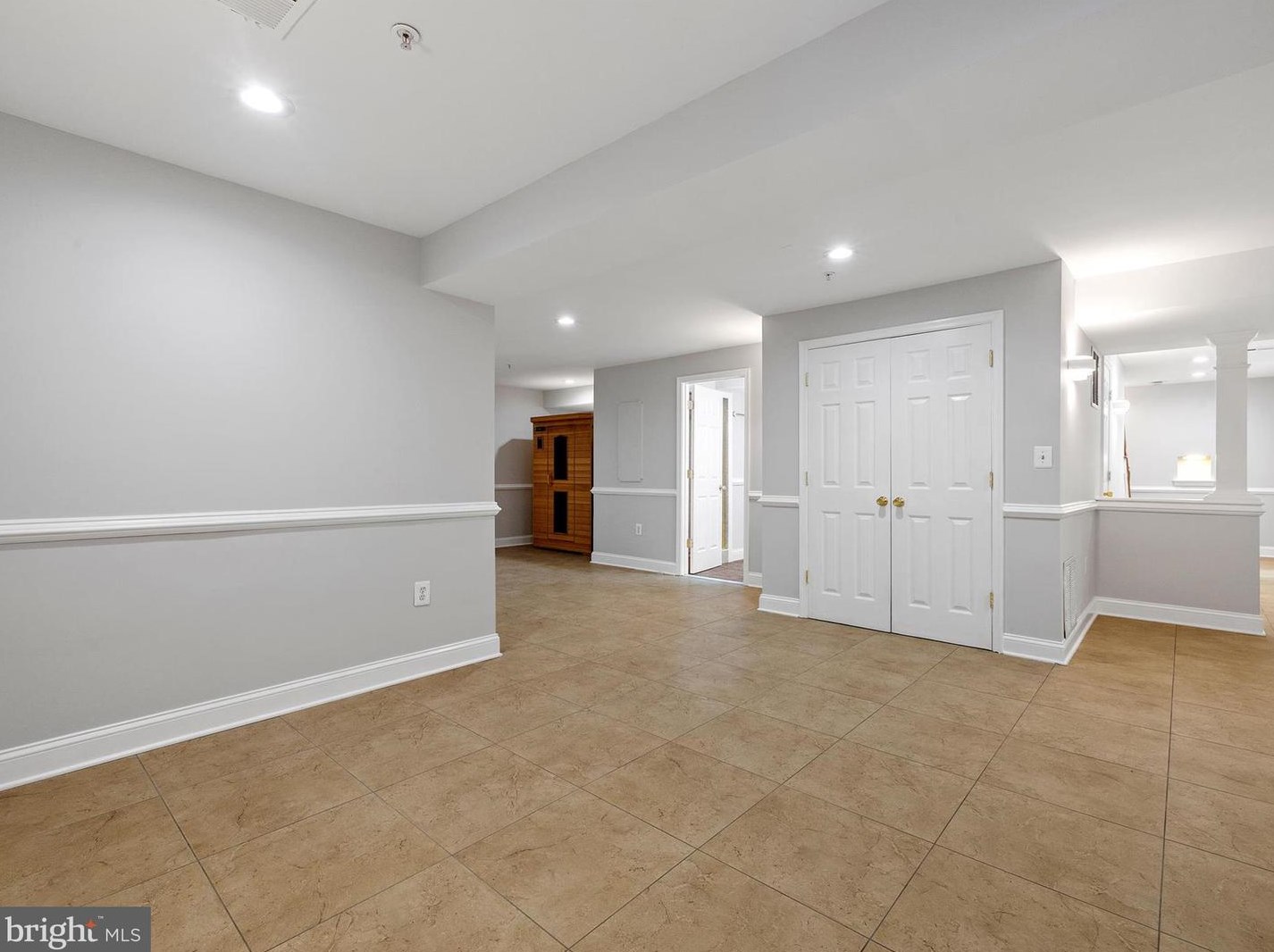 7505 Castle Rock Dr, Clinton MD 20735-1870 exterior