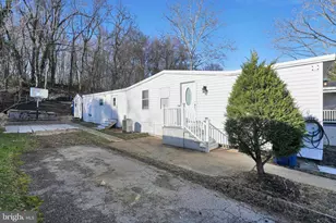 2005 Elmwood Park Dr, Capitol Heights, MD 20743 - Photo 2