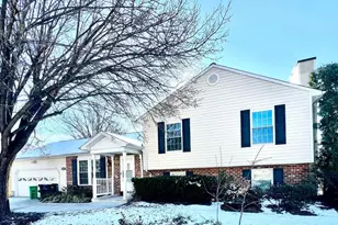 8017 Tiffany Ln, Lanham, MD 20706 - Photo 2