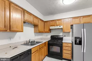 2033 S Anvil Ln, Temple Hills, MD 20748 - Photo 10