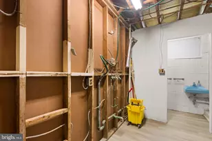 3804 Calverton Dr, Hyattsville, MD 20782 - Photo 36