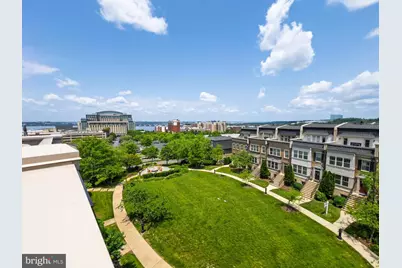 510 Overlook Park Drive #32, Oxon Hill, MD 20745 - Photo 2