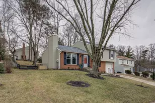 9907 Treetop Ln, Lanham, MD 20706 - Photo 2