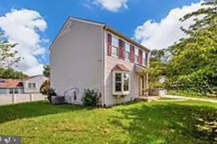 12202 Kingsford Ct, Bowie, MD 20721 - Photo 2