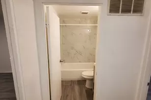 1909 Dutch Village Dr, Hyattsville, MD 20785 - Photo 10