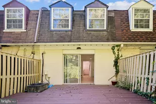 1925 Dutch Village Dr, Landover, MD 20785 - Photo 2