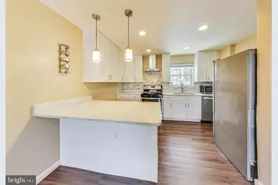 908 E Meadows Court, Oxon Hill, MD 20745 - Photo 10