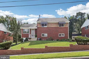 423 St Margarets Dr, Capitol Heights, MD 20743 - Photo 2