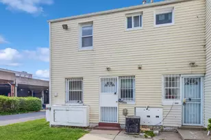 2852 Iverson St, Temple Hills, MD 20748 - Photo 2