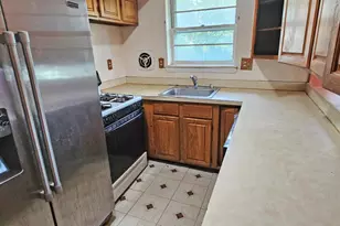 8517 Oglethorpe St, Hyattsville, MD 20784 - Photo 4