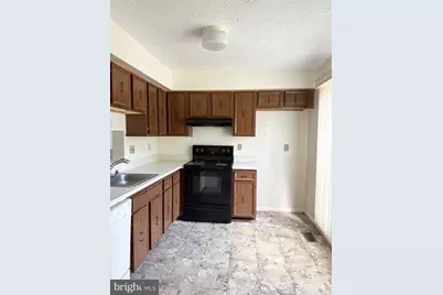 7408 Shady Glen Terrace, Capitol Heights, MD 20743 - Photo 2