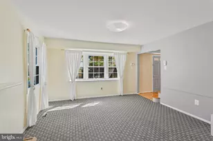 12210 Valerie Ln, Laurel, MD 20708 - Photo 2