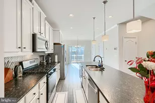 2718 Lanham Hill Cir, Upper Marlboro, MD 20774 - Photo 12