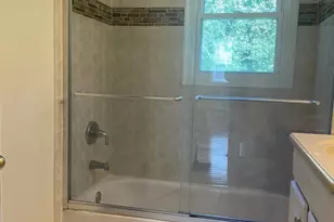 5102 Glassmanor Dr, Oxon Hill, MD 20745 - Photo 26