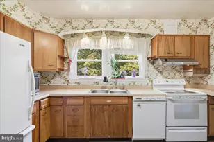 6315 Middleton Ln, Temple Hills, MD 20748 - Photo 10