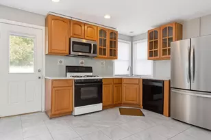 7314 Powhatan St, Lanham, MD 20706 - Photo 2