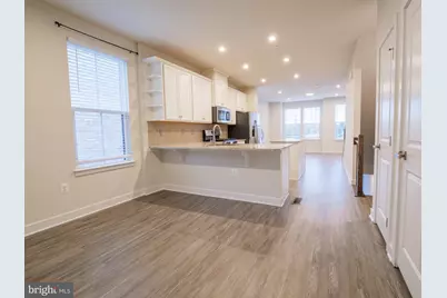 2828 Arts Vista Boulevard, Suitland, MD 20746 - Photo 4