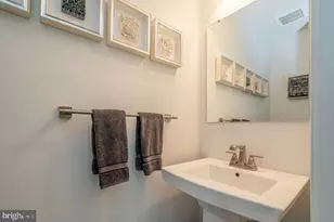 2703 Chelsea Willows Wy, Hyattsville, MD 20782 - Photo 32