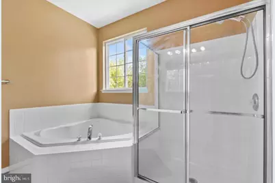 5610 Hartfield, Suitland, MD 20746 - Photo 8