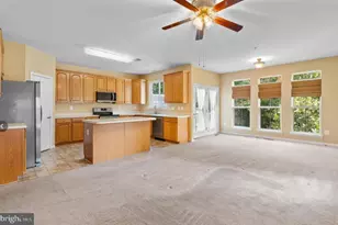 5610 Hartfield, Suitland, MD 20746 - Photo 4