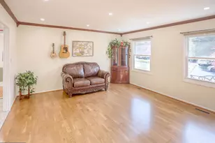 12610 Brunswick Ln, Bowie, MD 20715 - Photo 4