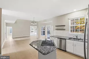 5704 Lyngate Ct, Lanham, MD 20706 - Photo 18