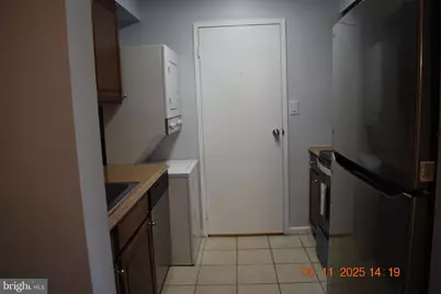 6926 Hanover Parkway #303, Greenbelt, MD 20770 - Photo 4