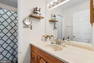 8112 Fenwick Ct, Laurel, MD 20707 - Photo 18