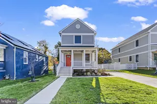 725 60th Pl, Capitol Heights, MD 20743 - Photo 1