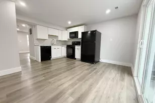 1805 Village Green Dr, Hyattsville, MD 20785 - Photo 2