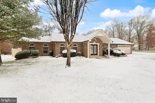 8211 Joselle Ct, Fort Washington, MD 20744 - Photo 2