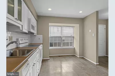 8218 Londonderry Court, Laurel, MD 20707 - Photo 4