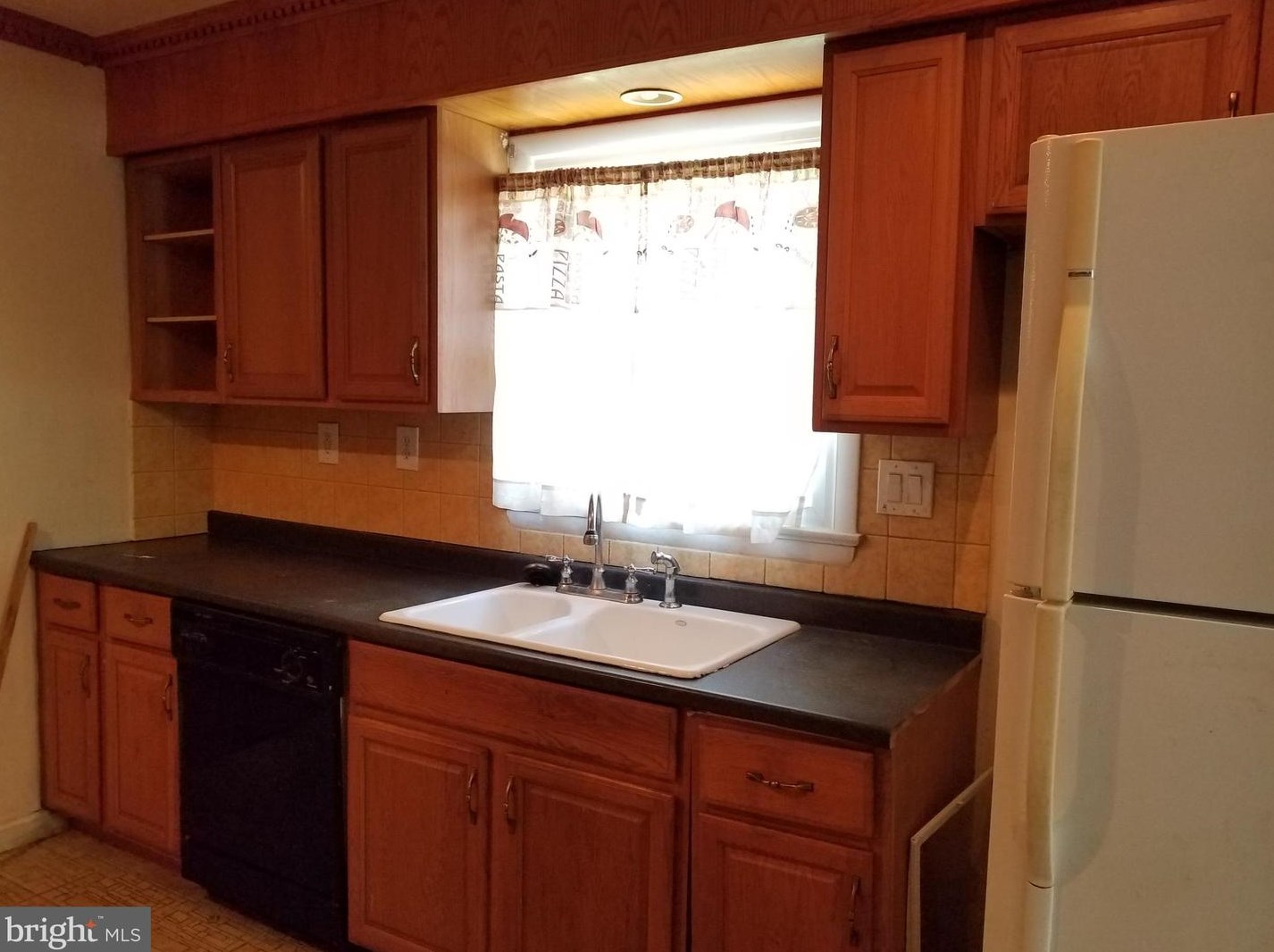 6801 Glen Ave, Glenn Dale, MD 20769-9411