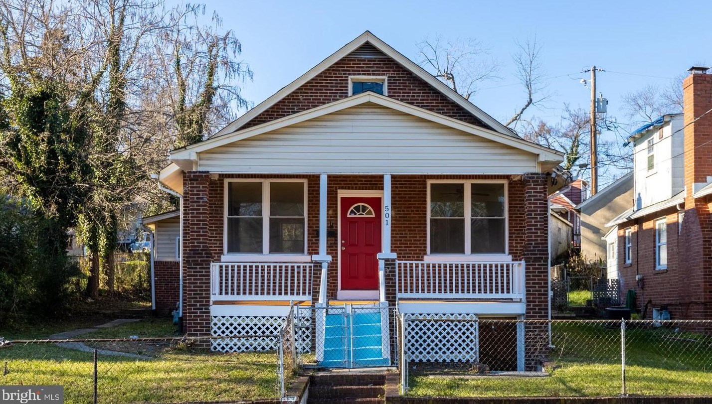 501 Larchmont Ave, Capitol Heights, MD 20743-2854