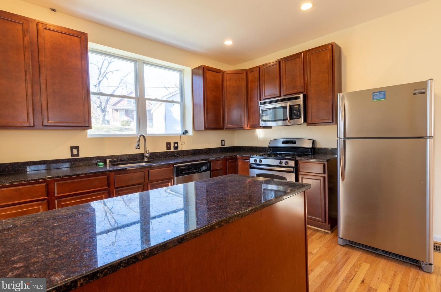 501 Larchmont Ave, Capitol Heights MD  20743-2854 exterior