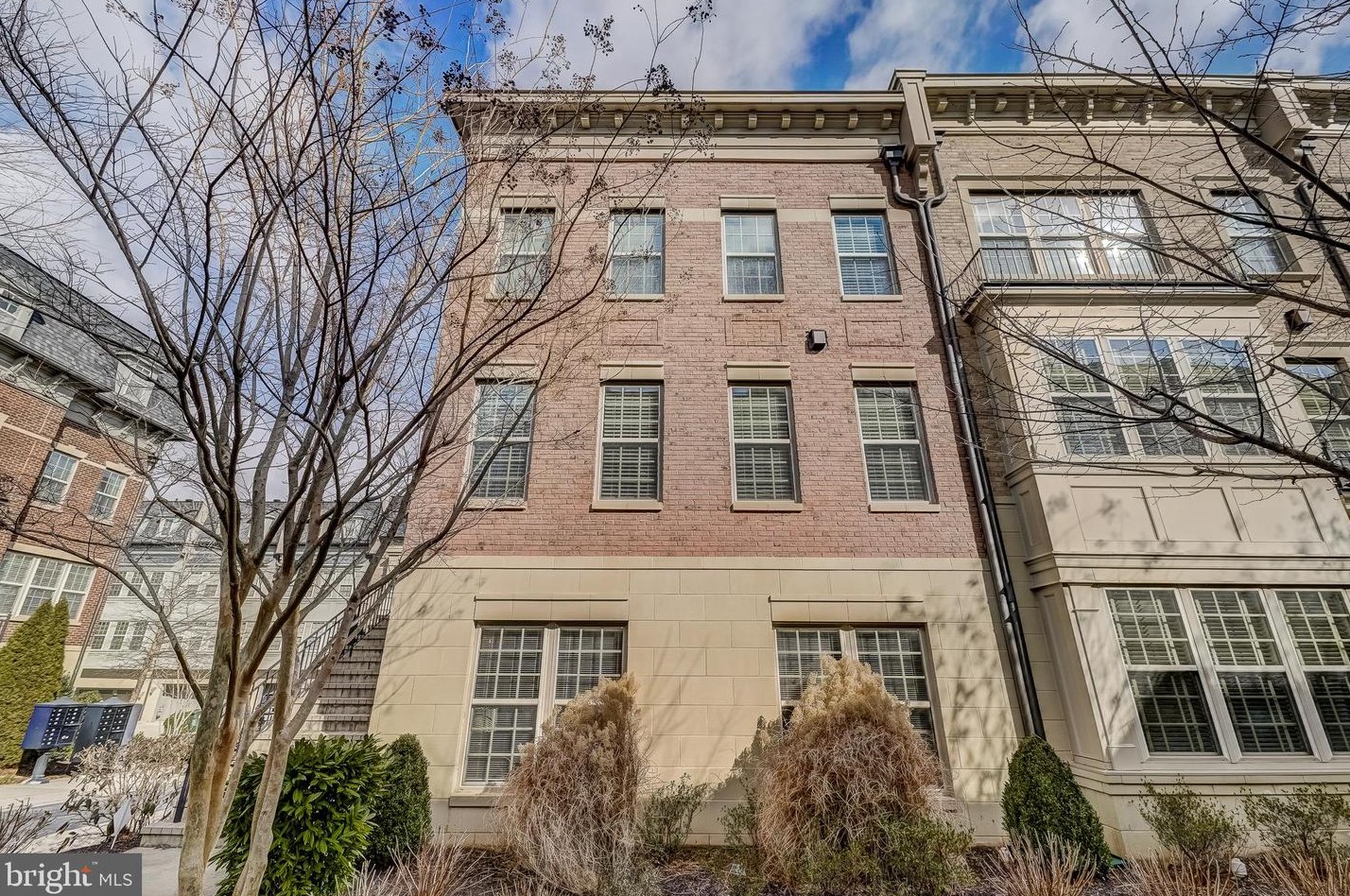 613 Sprintsail Way, Oxon Hill, MD 20745