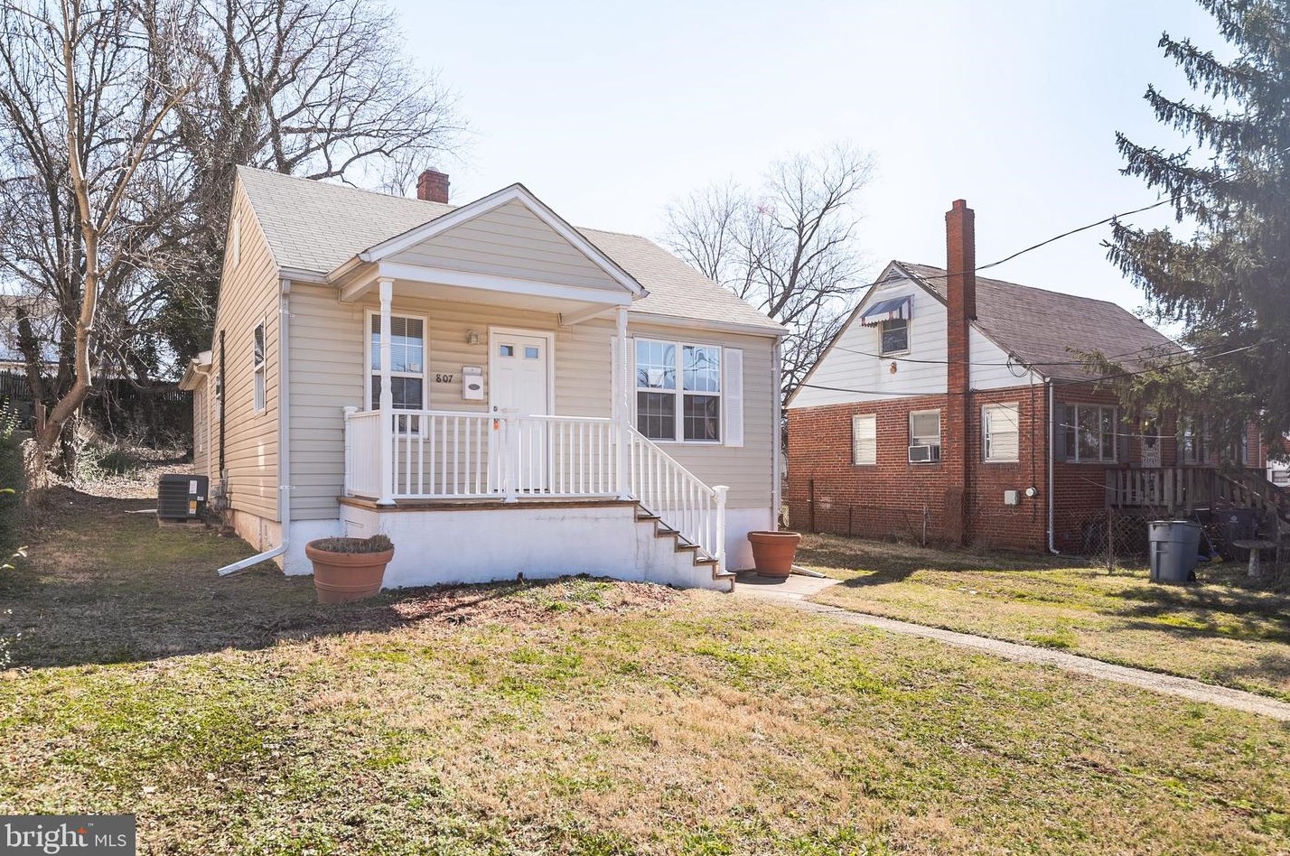 807 57th Pl, Capitol Heights, MD 20743-1317