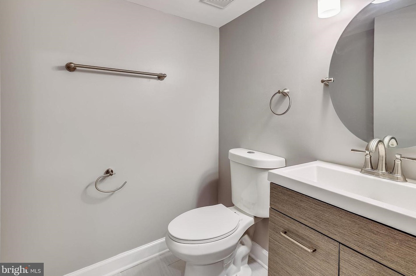 1004 Cypresstree Dr, Capitol Heights MD  20743-6308 exterior