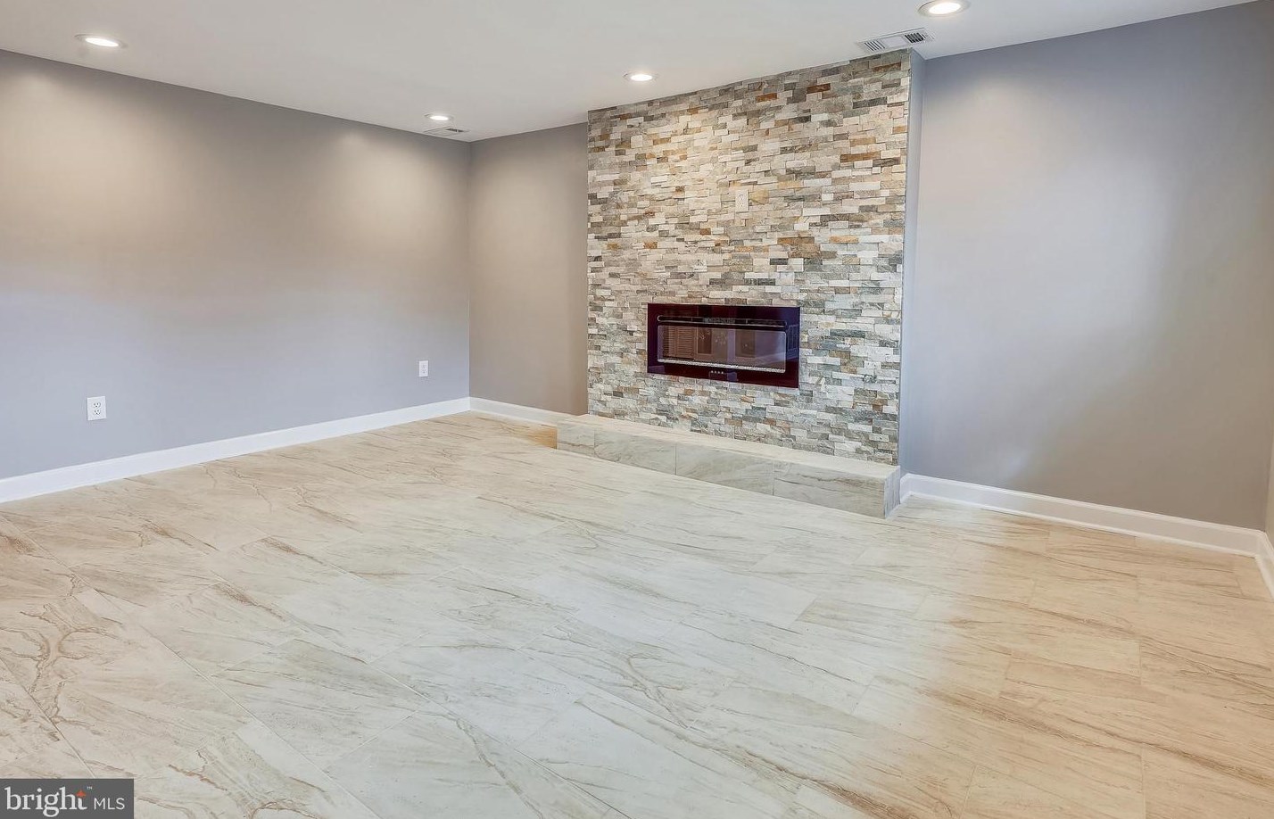 1004 Cypresstree Dr, Capitol Heights MD  20743-6308 exterior