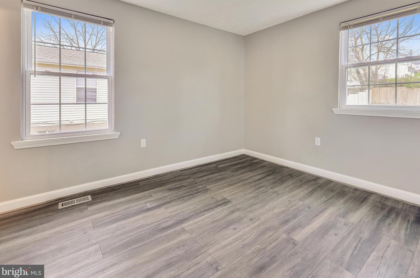 1004 Cypresstree Dr, Capitol Heights MD  20743-6308 exterior