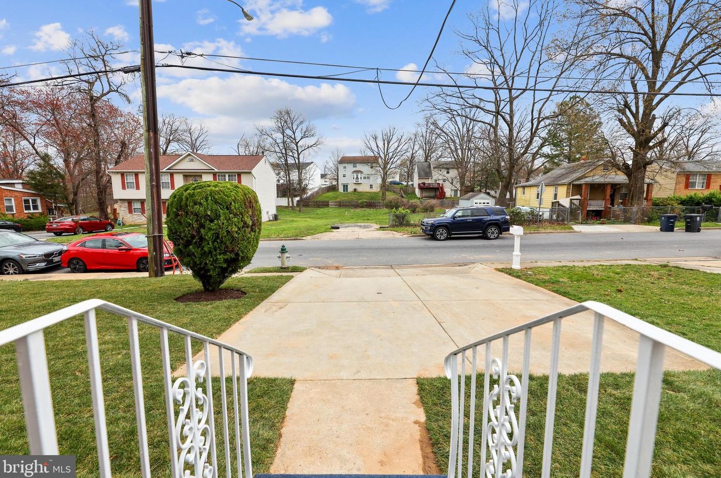 1004 Cypresstree Dr, Capitol Heights MD  20743-6308 exterior