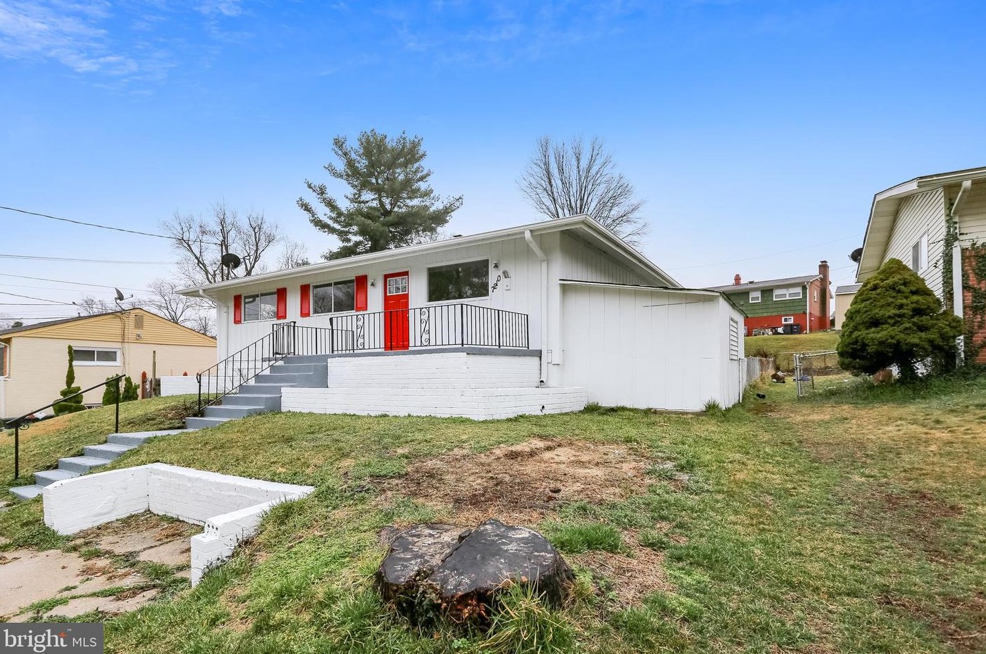 7210 Dominion Dr, Oxon Hill, MD 20745-1526