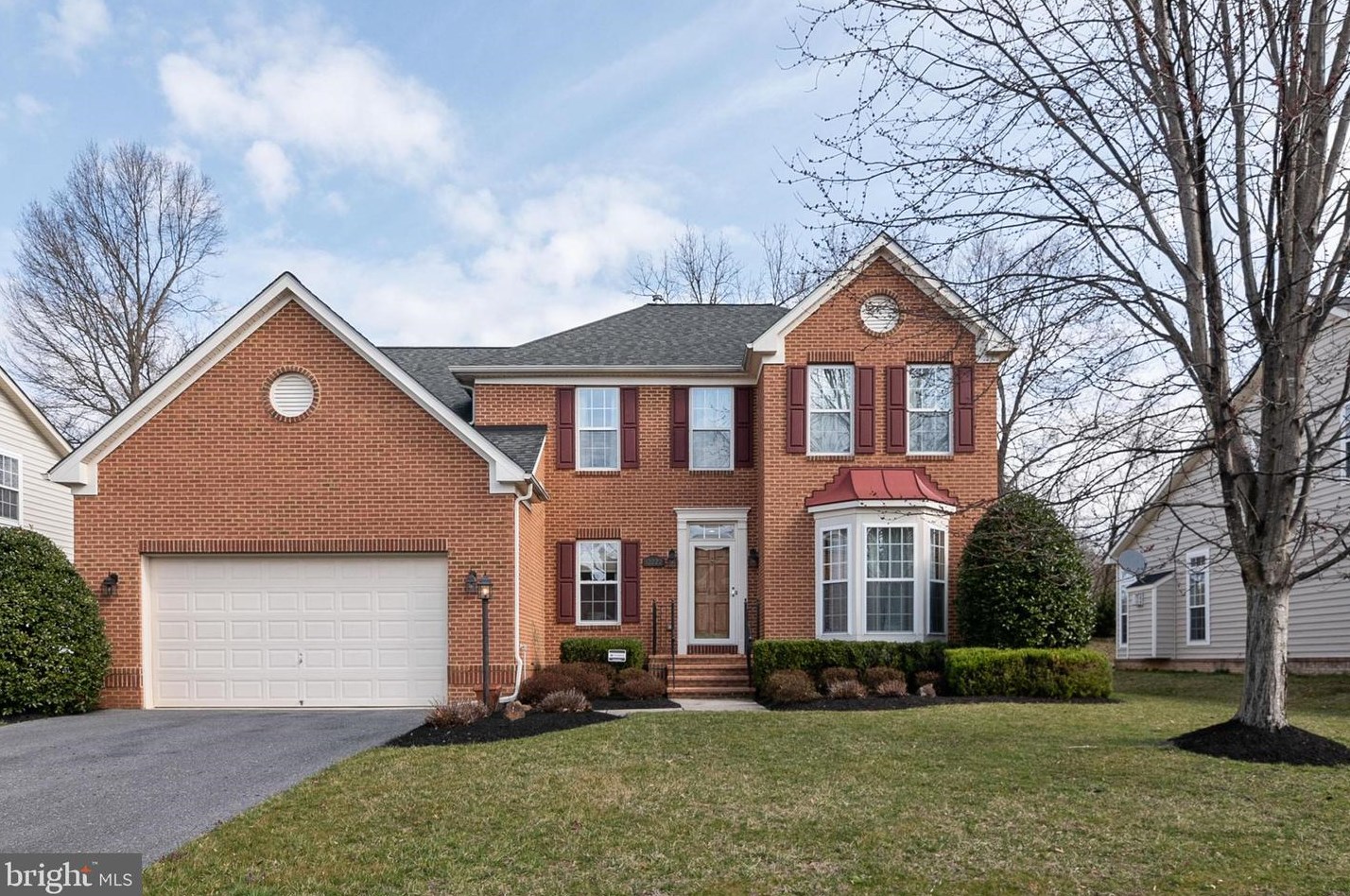 12222 James Madison Ln, Glenn Dale, MD 20769-9171